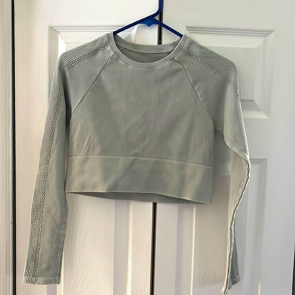 Aerie seamless long sleeve. Size: M color: Gray